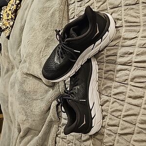 HOKA CLIFTON 7 BLACK &WHITE SHOES